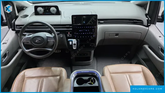 HYUNDAI STARIA 4WD LOUNGE 9-SEATER