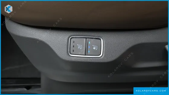 HYUNDAI STARIA 4WD LOUNGE 9-SEATER