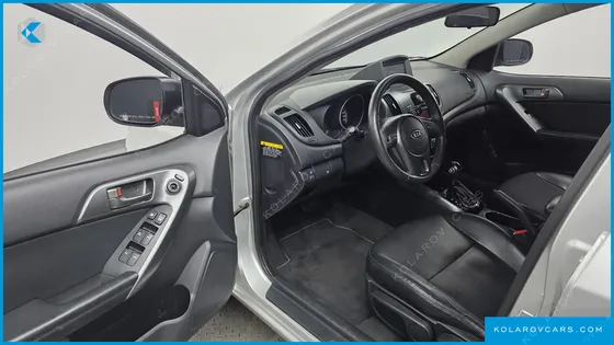 KIA FORTE 1.6 GDI LUXURY
