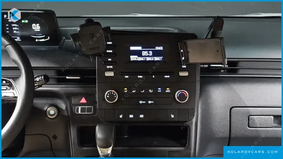 HYUNDAI STARIA L3.5 CARGO 5-SEATER