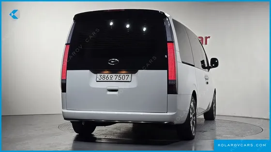 HYUNDAI STARIA LOUNGE 7-SEATER