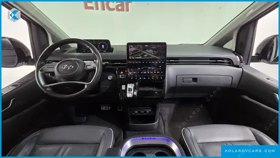 HYUNDAI STARIA LOUNGE 7-SEATER