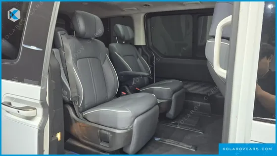 HYUNDAI STARIA LOUNGE 7-SEATER