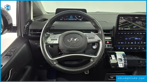 HYUNDAI STARIA LOUNGE 7-SEATER