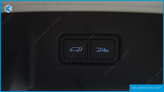 HYUNDAI STARIA LOUNGE 7-SEATER