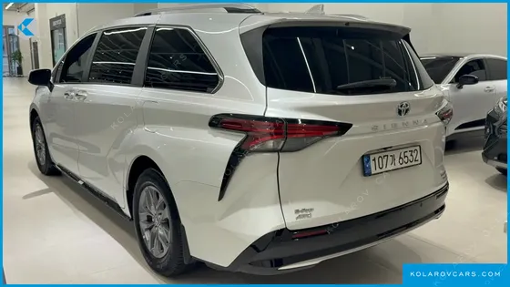 TOYOTA SIENNA 2.5 HYBRID AWD