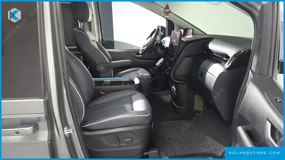 HYUNDAI STARIA L3.5 LOUNGE 9-SEATER