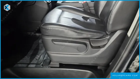 HYUNDAI STARIA L3.5 CARGO 5-SEATER