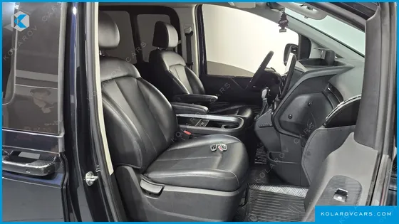 HYUNDAI STARIA L3.5 CARGO 5-SEATER