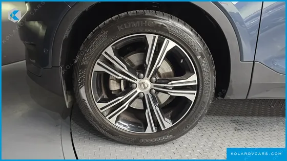 VOLVO XC40 B4 INSCRIPTION