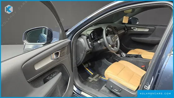 VOLVO XC40 B4 INSCRIPTION