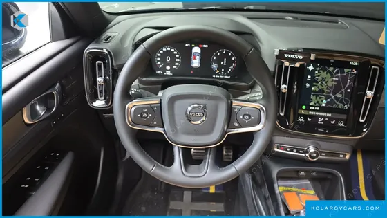 VOLVO XC40 B4 INSCRIPTION