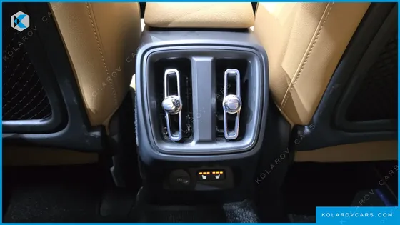VOLVO XC40 B4 INSCRIPTION