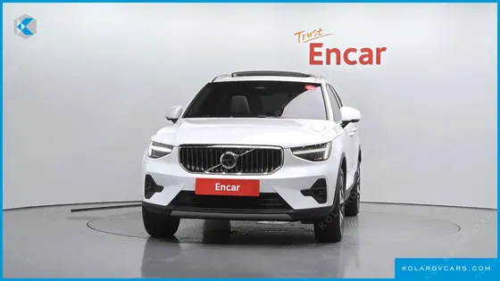VOLVO XC40 B4 ULTRA BRIGHT