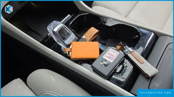 VOLVO XC40 B4 ULTRA BRIGHT