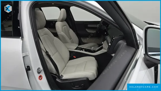 VOLVO XC40 B4 ULTRA BRIGHT