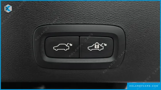 VOLVO XC40 B4 ULTRA BRIGHT