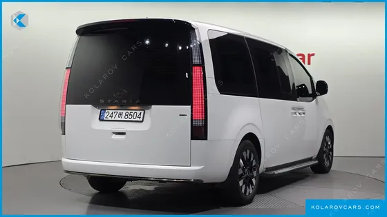 HYUNDAI STARIA 4WD LOUNGE 7-SEATER
