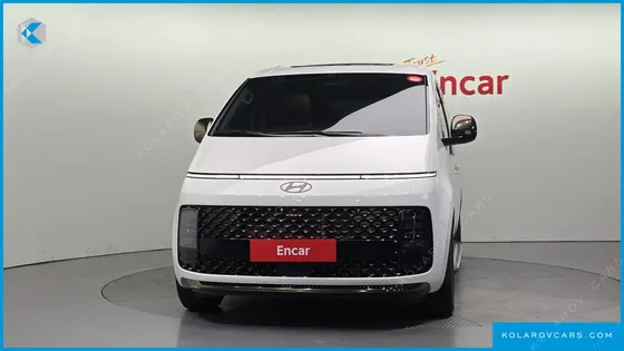 HYUNDAI STARIA 4WD LOUNGE 7-SEATER