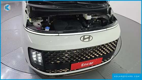 HYUNDAI STARIA 4WD LOUNGE 7-SEATER