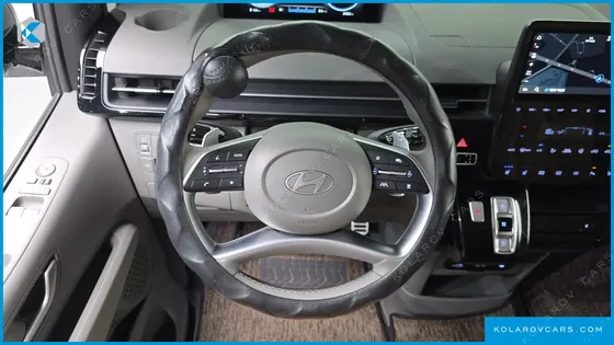 HYUNDAI STARIA 4WD LOUNGE 7-SEATER