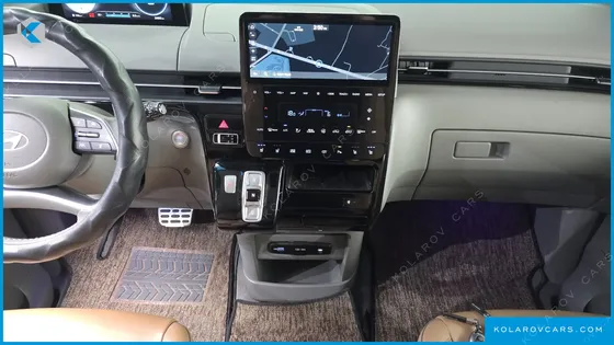 HYUNDAI STARIA 4WD LOUNGE 7-SEATER