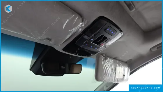 HYUNDAI STARIA 4WD LOUNGE 7-SEATER