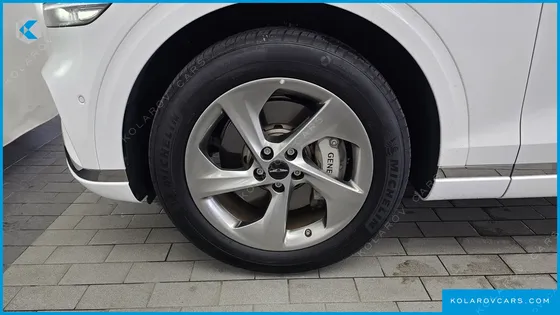 GENESIS GV70 2.5T GASOLINE 2WD