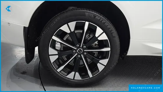VOLVO XC60 B5 ULTRA DARK AIR SUS
