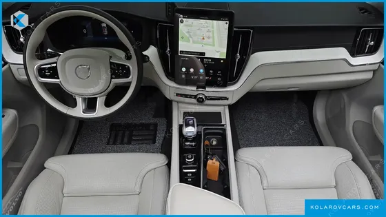 VOLVO XC60 B5 ULTRA DARK AIR SUS