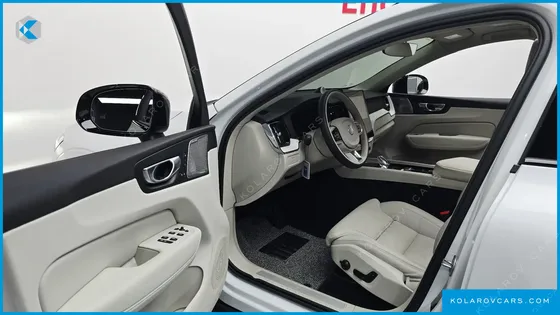 VOLVO XC60 B5 ULTRA DARK AIR SUS