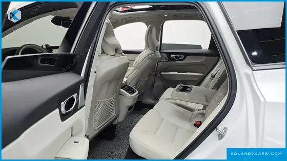 VOLVO XC60 B5 ULTRA DARK AIR SUS