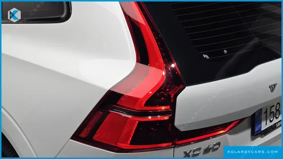 VOLVO XC60 B5 ULTRA DARK AIR SUS