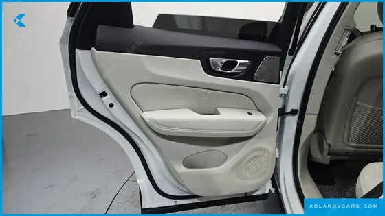 VOLVO XC60 B5 ULTRA DARK AIR SUS