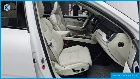 VOLVO XC60 B5 ULTRA DARK AIR SUS
