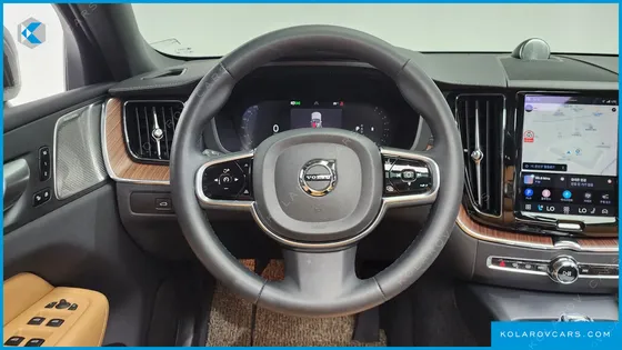 VOLVO XC60 B5 ULTIMATE BRIGHT