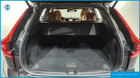 VOLVO XC60 B5 ULTIMATE BRIGHT