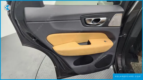 VOLVO XC60 B5 ULTIMATE BRIGHT