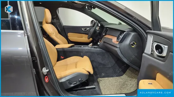 VOLVO XC60 B5 ULTIMATE BRIGHT
