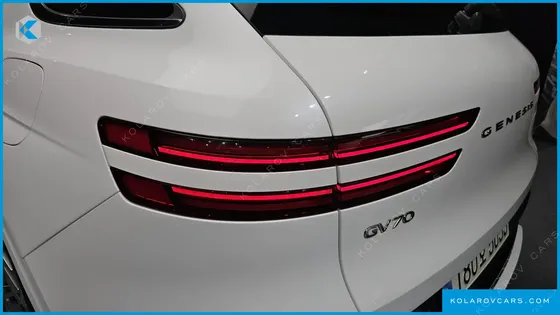 GENESIS GV70 2.5T GASOLINE 2WD
