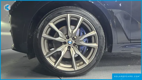 BMW X7 M50D