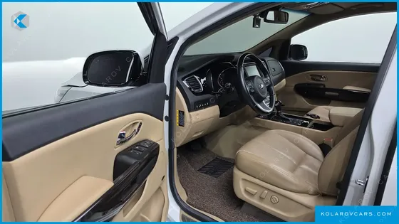 KIA CARNIVAL GASOLINE 7-SEATER LIMOUSINE