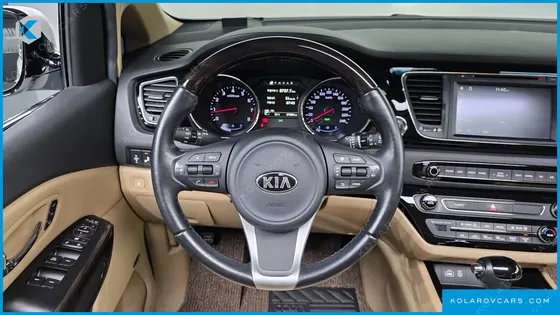 KIA CARNIVAL GASOLINE 7-SEATER LIMOUSINE