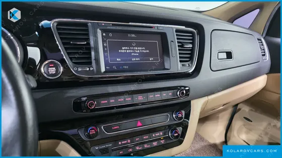 KIA CARNIVAL GASOLINE 7-SEATER LIMOUSINE
