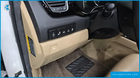 KIA CARNIVAL GASOLINE 7-SEATER LIMOUSINE