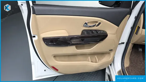 KIA CARNIVAL GASOLINE 7-SEATER LIMOUSINE
