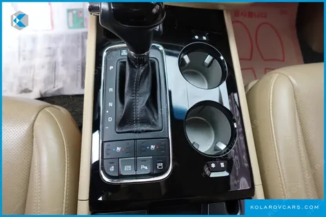 KIA CARNIVAL 9-SEATER HI-LIMOUSINE