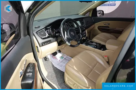 KIA CARNIVAL 9-SEATER HI-LIMOUSINE