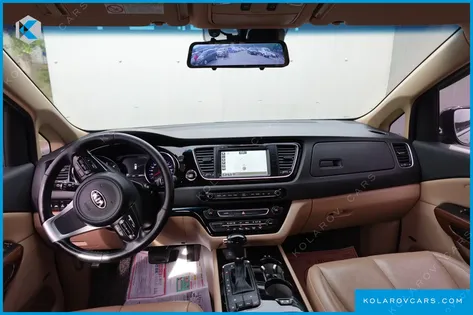 KIA CARNIVAL 9-SEATER HI-LIMOUSINE