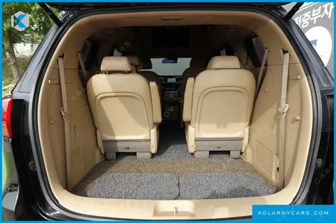 KIA CARNIVAL 9-SEATER HI-LIMOUSINE